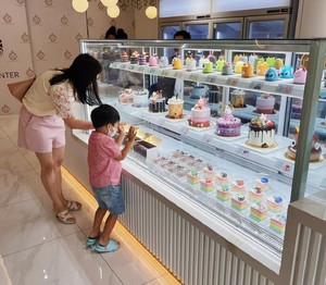 Vitrine réfrigérée <span class=keywords><strong>ouverte</strong></span> BREVIT pour <span class=keywords><strong>boulangerie</strong></span>, réfrigérateur à sandwichs portable, armoire de refroidissement commerciale pour gâteaux avec éclairage LED - Product Image 4