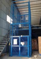 Monte-charge d'entrepôt hydraulique d'occasion JiuXin SJD Shandong 1000kg 2000kg 3000kg avec rail de guidage et télécommande électrique, levée de 3m