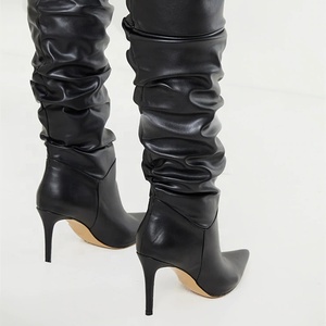 Botas de tacón de aguja de moda para mujer, de talla grande, con parte superior plisada, por encima de la rodilla, color liso, para invierno - Product Image 3