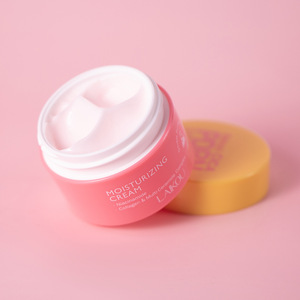 Crème à base de plantes 8g Hydratante et apaisante pour la peau Produits en gros du fabricant Cosmétiques - Product Image 1