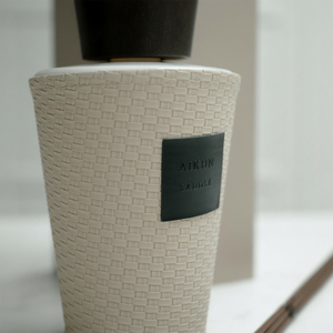 Aikun Low MOQ Long Lasting 1000ml Textured Aroma Reed <b>Diffuser</b> Set with Sticker Logo Cream Box for Gift Shops Custom Scent - Product Image 2
