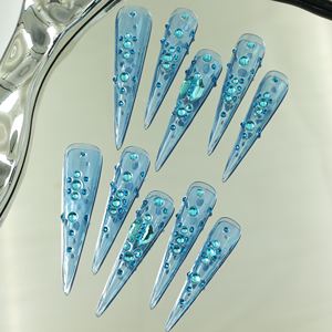 Uñas postizas acrílicas hechas a mano al por mayor, suministro a granel, cuadradas, de cobertura completa, con diseño de diamantes de imitación en forma de gota de agua. - Product Image 3