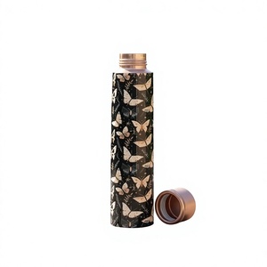 Botella de Agua de Cobre con Diseño de Mariposas Vintage, Termo Portátil de Viaje con Tapa de Cobre - Product Image 1