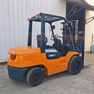 รถยกดีเซล FD35 มือสอง 3.5 ตัน เสากระโดงสองท่อน แบบนั่งขับ พร้อมง่ามยาว 1070 มม. กว้าง 125 มม. สำหรับใช้งานกลางแจ้ง - Product Image 4