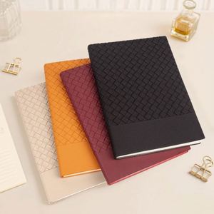 Libreta A5 de PU con Tapa Blanda, Colgante Metálico de Alta Gama, Diseño Creativo, Diario, Personalizable con Logotipo Empresarial, Regalo Empresarial - Product Image 4