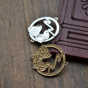 Pendentifs Thématiques Lune Lapin Plume de la Reine des Oiseaux Incrustée 28MM Connecteur Double Trou Style Antique Accessoire de Bijoux DIY - Product Image 2