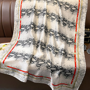 Sciarpe in poliestere stampate con animali di moda di lusso all'ingrosso per donne <span class=keywords><strong>vestito</strong></span> da sera estivo scialli con motivo a testa di serpente grigio sciarpe - Product Image 2