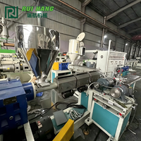 Ligne de production de tuyaux hélicoïdaux en PVC à haut rendement, machine de fabrication de tuyaux d'aspiration renforcés en PVC avec extrudeuse à vis simple