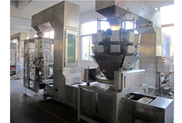 Machine d'emballage verticale automatique haute vitesse pour granulés avec peseuse multi-têtes pour l'emballage en sachet de noix, snacks, sucre et céréales