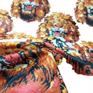 Tissu en satin de soie/coton Isiago Maqbal traditionnel africain, écologique, imprimé multicolore motif lion, pour robes de filles musulmanes - Product Image 1