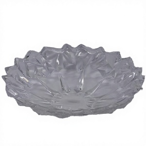 Assiette en verre décorée irrégulière de style moderne, écologique, de haute qualité, pour dîner et réception, de la marque Red Cherry Factory, en promotion - Product Image 4