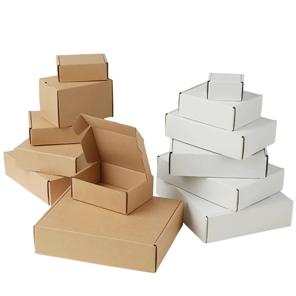 Boş RTS kahverengi Kraft kağıt posta kutuları gemi hazır mat kapak farklı boyutları kat karton giyim ambalaj kutusu