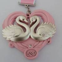 Medalla deportiva Yue Run Circle moderna de doble Color Aleación de Zinc giratorio chapado en oro cebolla polvo pegamento recuerdos BQ marca coleccionable