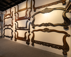 Cadre en bois massif moderne, meubles écologiques et durables, chaise et canapé traditionnels avec accoudoirs, installation facile - Product Image 4