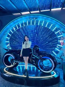 Ktv bar livehouse taverne restaurant lumineux moto sculpture décoration dynamique décoration de course - Product Image 6