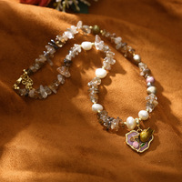 Collier élégant vintage avec pendentif cœur rose peint à l'huile, perles de cristal noires et perles, parfait pour le quotidien et les voyages