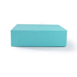 Caja plegable magnética de papel Kraft plegable de alta calidad, lámina brillante, laminación mate, materiales reciclados, revestimiento UV en relieve - Product Image 2