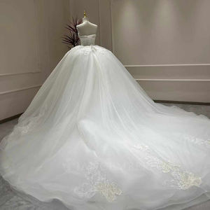 Vestidos de Novia Modernos y Bonitos Xx11, Estilo Princesa con Cola de Capilla, Vestido de Baile Vintage, Sexy, Romántico y Esponjoso, Largo hasta el Suelo - Product Image 3