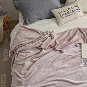 โรงงานจี<span class=keywords><strong>น</strong></span>บ้าน<span class=keywords><strong>น</strong></span>ุ่มสิ่งทูตปอมปอมผ้าห่มพรีเมี่ยมFuzzy Flannelเตียงโซฟาโยนผ้าห่มที่กําหนดเองปอมปอมผ้าห่มขนแกะ - Product Image 6