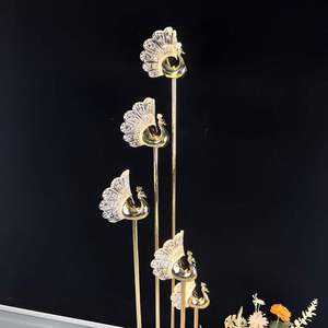 Clásicos Accesorios Luminosos Dorados de Pavo Real para Pasillos de Boda, Hoteles, Locales y Escenarios - Agente de Taobao para Arreglos Fotográficos - Product Image 2