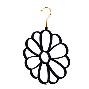 LINDON 13 trous forme de fleur coloré velours foulards support ceinture Hijab cintres - Product Image 3