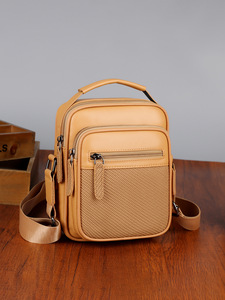 Bolso Bandolera de Piel Sintética PU, Impermeable, con Múltiples Bolsillos, para Hombre, Casual, de Verano, Ligero, con Diseño de Letras - Product Image 3