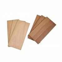 Planche de barbecue en bois de cèdre naturel pour les fêtes en plein air Saumon gravé Poulet Légumes Viande et saveurs fumées