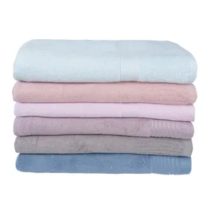 Colorful bamboo fiber material 600 gsm bath towel for sale
