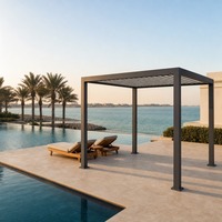 Pergola bioclimatique motorisée en aluminium de luxe pour patio de villa, avec lames orientables et éclairage LED, type gazebo