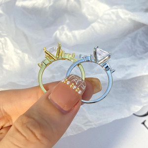 Bague de mariage en zircone cubique Fashion3A plaquée or 18 carats pour femme, vente en gros - Product Image 4