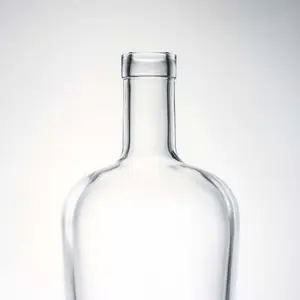 Customized 700ml round Flint Glass Bottles for Beverages Frosting Silk Screen Printed Liquor Rum Whisky Gin Vodka Bottles