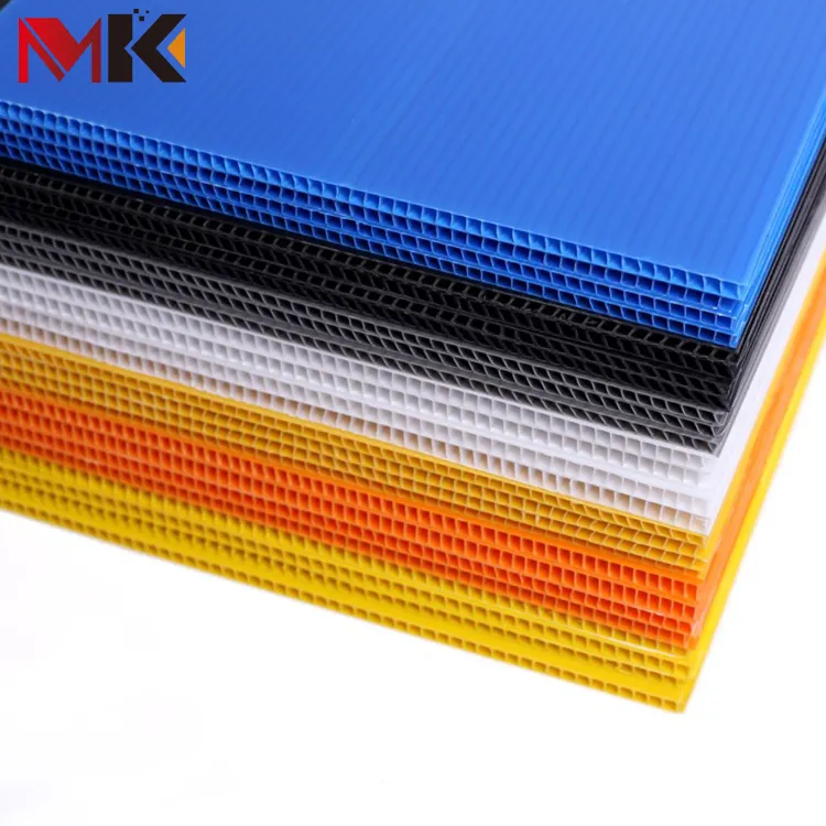 Nhà Máy Màu Polypropylene Coreflute PP Hollow 4X8 Honeycomb Polion Sheets Tôn Nhựa Corex Danpla Fluted Board