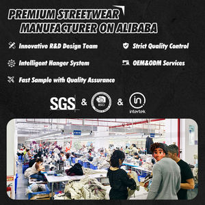 Sweat-shirt à capuche pour homme en coton 100% de nouvelle conception, avec des détails en strass colorés et des bords effilochés, tendance et décontracté - Product Image 6