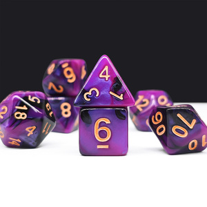 <span class=keywords><strong>Jeu</strong></span> <span class=keywords><strong>de</strong></span> dés <span class=keywords><strong>de</strong></span> couleur violet <span class=keywords><strong>et</strong></span> noir avec coin rond pour <span class=keywords><strong>donjons</strong></span> <span class=keywords><strong>et</strong></span> <span class=keywords><strong>dragons</strong></span>, accessoire <span class=keywords><strong>de</strong></span> jouets, vente en gros au prix d'usine - Product Image 2