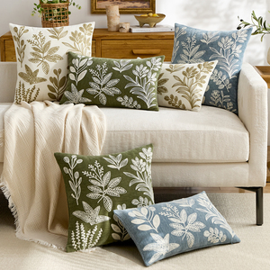 Housse de coussin brodée de luxe, motif feuille botanique bohème, en coton et lin, pour canapé et fauteuil - Product Image 1
