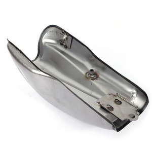 Serbatoio Universale da 10L per Moto Cafe Racer Serbatoio Benzina Vintage Retrò per Moto Adatto a <span class=keywords><strong>750</strong></span> - Product Image 4