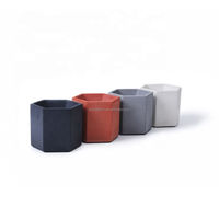 Vente en gros de pots à fleurs en béton personnalisés aux formes géométriques variées (carré, rond, hexagone, triangle), mini pots en ciment, couleur et logo personnalisables