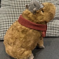 Jelilycatss Lindo Peluche de Capibara Detective, Juguete de Peluche Suave, Edición Limitada de Navidad, Regalo Perfecto para Niños