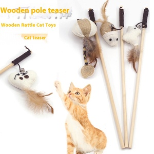Ratón interactivo de lino y algodón de juguete para gatos de mano con estilo divertido de poste de madera de suministros directos de fábrica - Product Image 2