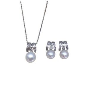 Pendientes Minimalistas con Letra <span class=keywords><strong>M</strong></span>, Circonita y Perla de Agua Dulce, Hipoalergénicos, Antideslustre, Regalo de Joyería para Mujer - Product Image 5