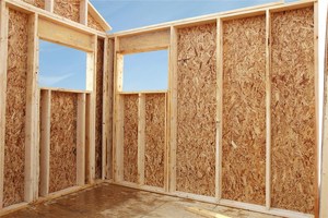 Panneau <span class=keywords><strong>OSB</strong></span> E1 EN300 18mm 4x8, panneau de construction en fibres orientées, pour <span class=keywords><strong>toiture</strong></span>, bardage mural, emballage, vente en gros - Product Image 6