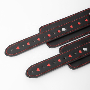 Sex Toys Manette Regolabili in Pelle per Giocattoli Sessuali per Donne e Coppie con Fibbia e Gancio per BDSM <span class=keywords><strong>Bondage</strong></span> e <span class=keywords><strong>Accessori</strong></span> Esotici - Product Image 5