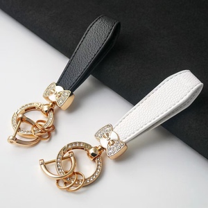 Porte-clés nœud papillon imitation luxe léger pour filles, ornement exquis pour clés de <span class=keywords><strong>voiture</strong></span>/tram, pendentif métallique, chaîne en cuir - Product Image 2
