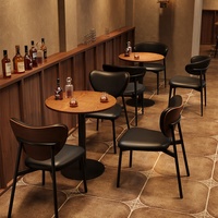Tables de bar et chaises rembourrées de style rétro, tables rondes et carrées sur mesure de 60 cm, meubles de Foshan.
