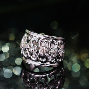 Anillo Vintage de Oro de 18K con Corazón en Espiral de 0.243ct, Exquisito, para Aniversario ROMANTIQUE - Product Image 1