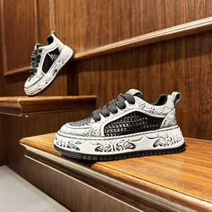 Zapatos deportivos de moda para hombre, estilo veraniego, perforados, con ventilación, retro, de caña baja, blancos, informales. - Product Image 3
