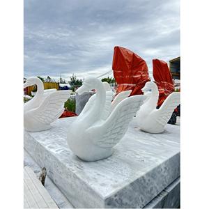 Estatua de cisne para exteriores Blanca nueva moderna tallada a mano duradera de alta calidad superficie pulida diseño personalizado Vietnam 1 año 100% - Product Image 5