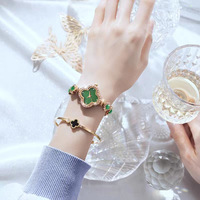 Montres pour femmes Bracelet trèfle à quatre feuilles cadran dames mode robe Quartz montre-bracelet ovale carré rond Mini montre étanche