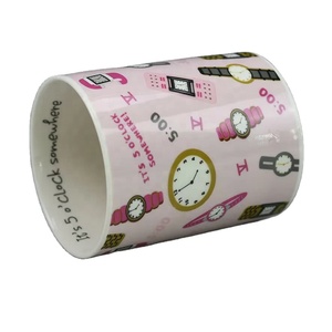 แก้วกาแฟเซรามิกสีชมพูปรับแต่งได้พร้อมลายนาฬิกา "เวลา <span class=keywords><strong>5</strong></span> โมงที่ไหนสักแห่ง" - ขายส่งสำหรับของขวัญและของตกแต่งบ้าน - Product Image 3