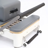 Machine de Pilates Reformer classique en alliage d'aluminium avec cadre robuste, chariot de grande taille et rail silencieux pour boutique